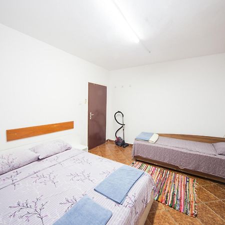 Ferienwohnung Center - Basic Flat - 10 Min To The Beach Burgas City Exterior foto